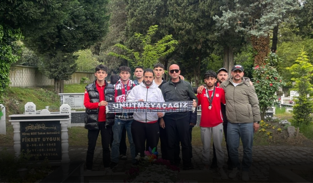 Sivasspor Taraftarından Almina’nın Mezarına Ziyaret