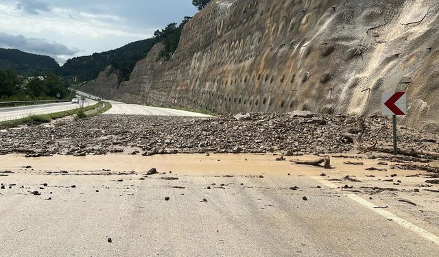 Sivas- Tokat yolu ulaşıma kapatıldı!