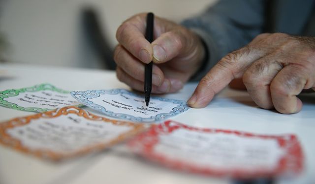 Yaşlıların nasihatleri hastanenin duvarlarını süslüyor