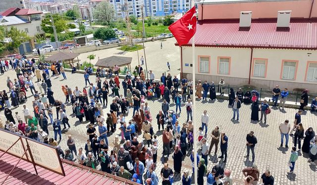 Sivas'ta 30 Kişilik Şans için Bin 456 Öğrenci Yarıştı