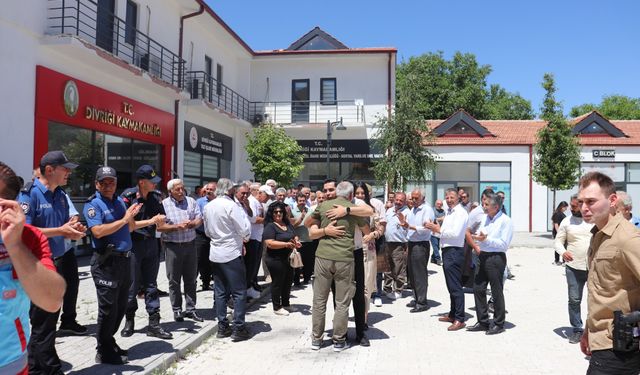 Divriği Kaymakamı Resul Tutay Duygusal Törenle Uğurlandı