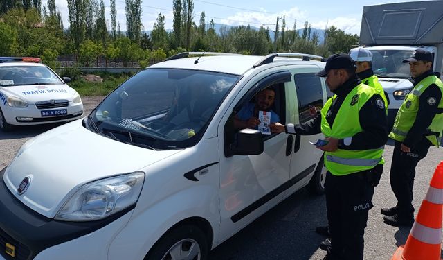 Ulaş'ta bayram öncesi trafik denetimleri artırıldı