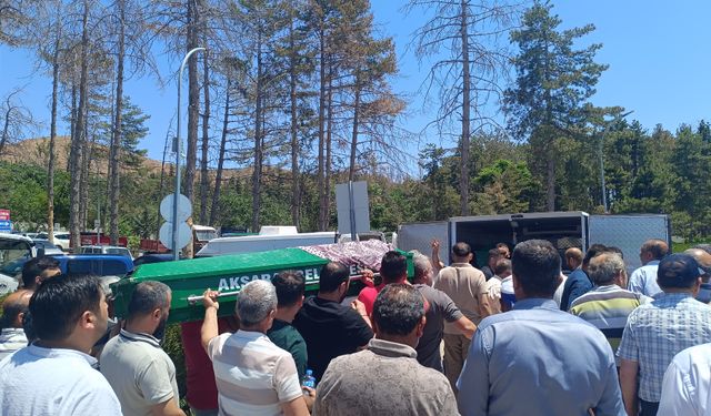 YKS'ye giderken trafik kazası geçirmişti... Son yolculuğuna uğurlandı