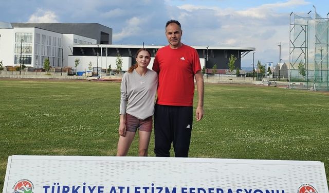 Sivaslı Atlet Dilan Yılmaz’dan Çifte Başarı!