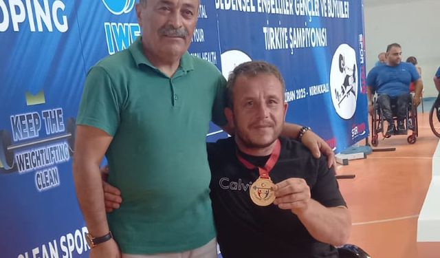 Sivaslı halterciden Türkiye Şampiyonluğu