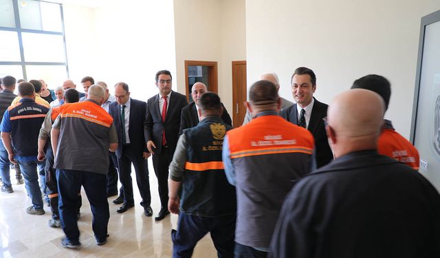 İlk Mesai Gününde Bayramlaştılar