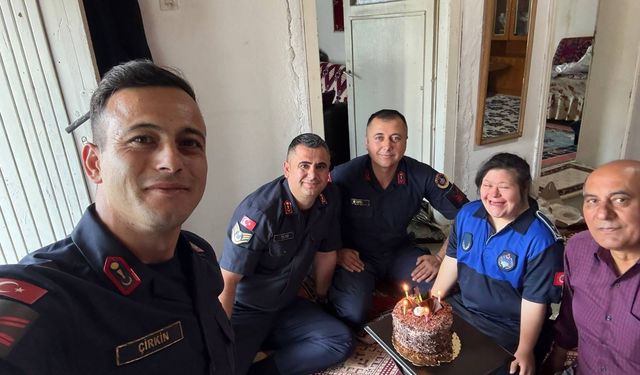 Jandarmadan Down Sendromlu çocuğa sürpriz
