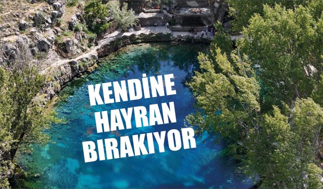 Kendine Hayran Bırakıyor