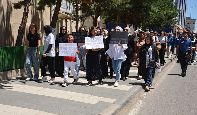 Sivas'ta kadınlar "adalet" yürüyüşüne çıktı!