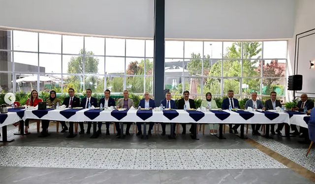 Sivaslı iş insanları bayramlaşma programında bir araya geldi