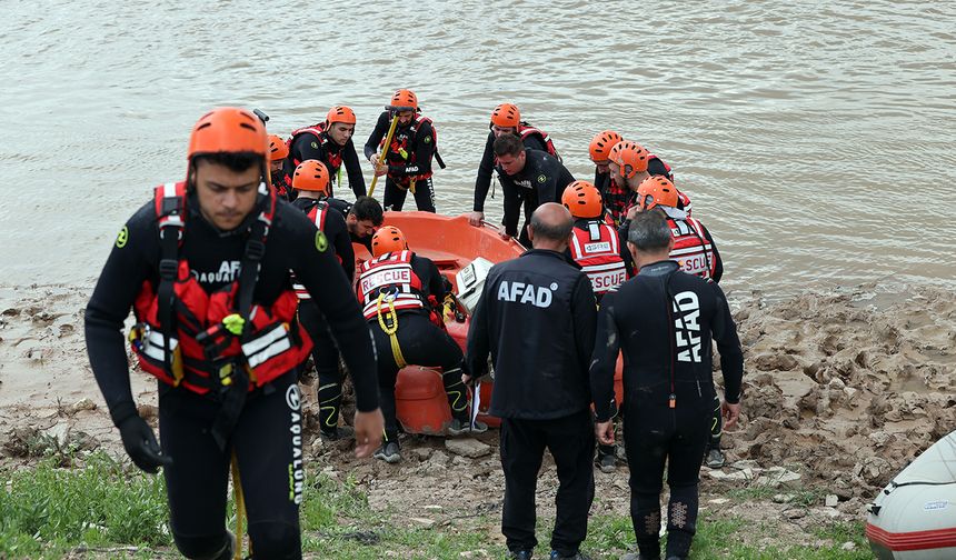 Kızılırmak'ta gerçeğini aratmayan tatbikat