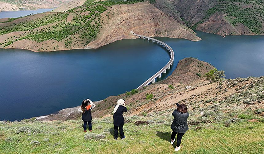 Sivas'tan da Geçiyor! Fotoğraf Meraklılarına Kartpostallık Kareler Sunuyor