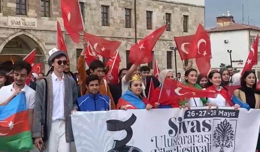 2. Sivas Uluslararası Film Festivali kortej yürüyüşüyle başladı