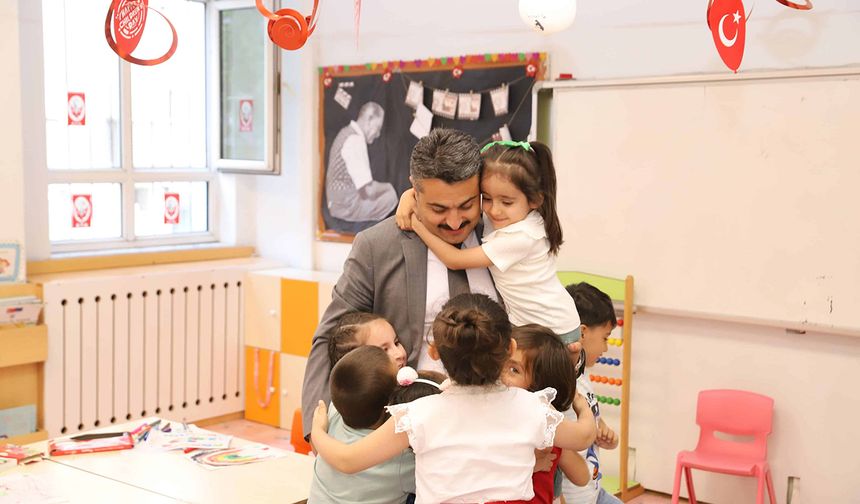 Erdoğan, Miniklerle Buluştu