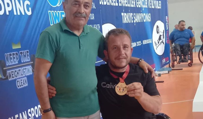 Sivaslı halterciden Türkiye Şampiyonluğu