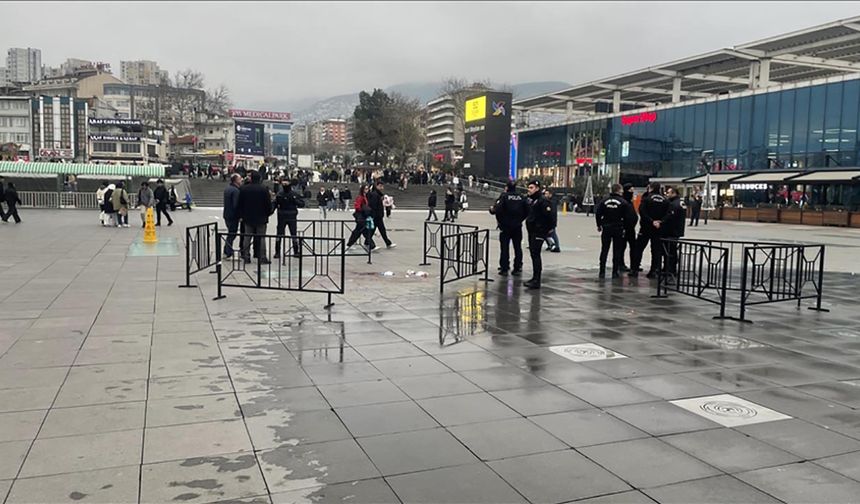 Amcasını kadın ismiyle açtığı sosyal medya hesabından yazışarak olay yerine çağırıp öldürdü