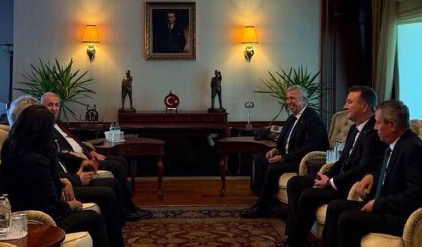 Ümit Özdağ, Mansur Yavaş'ı ziyaret etti