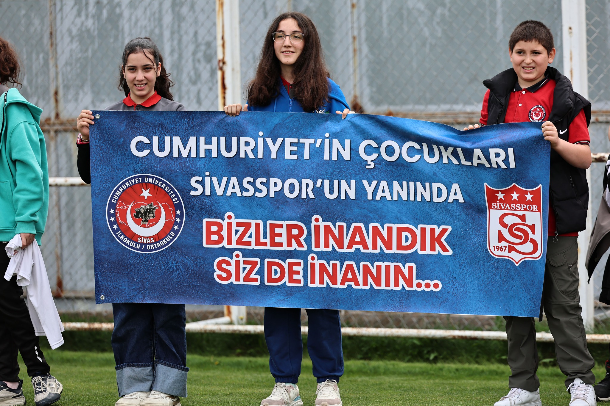 Sivasspor Moral Ziyareti Okul (3)