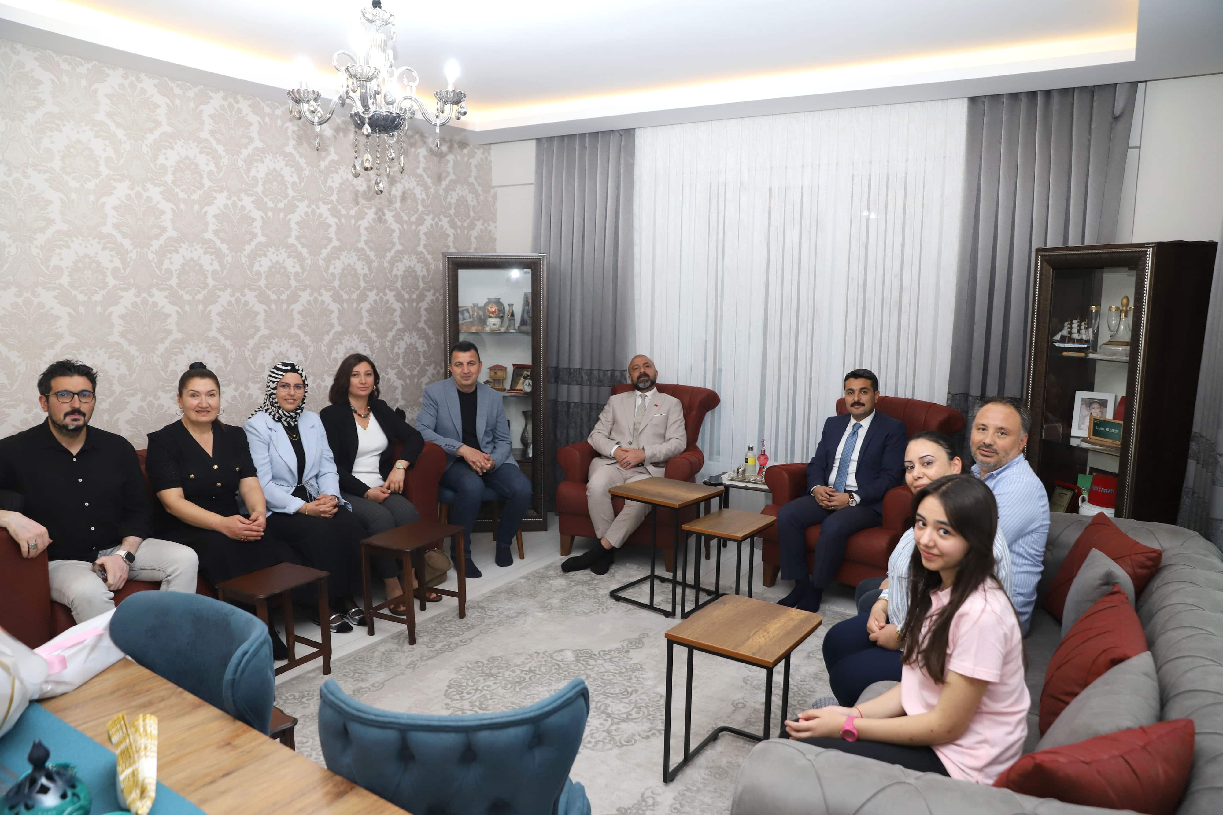 Bir Öğrencinin Başarısı İçin Yola Çıktılar: Veli Ziyaretleriyle Eğitime Destek