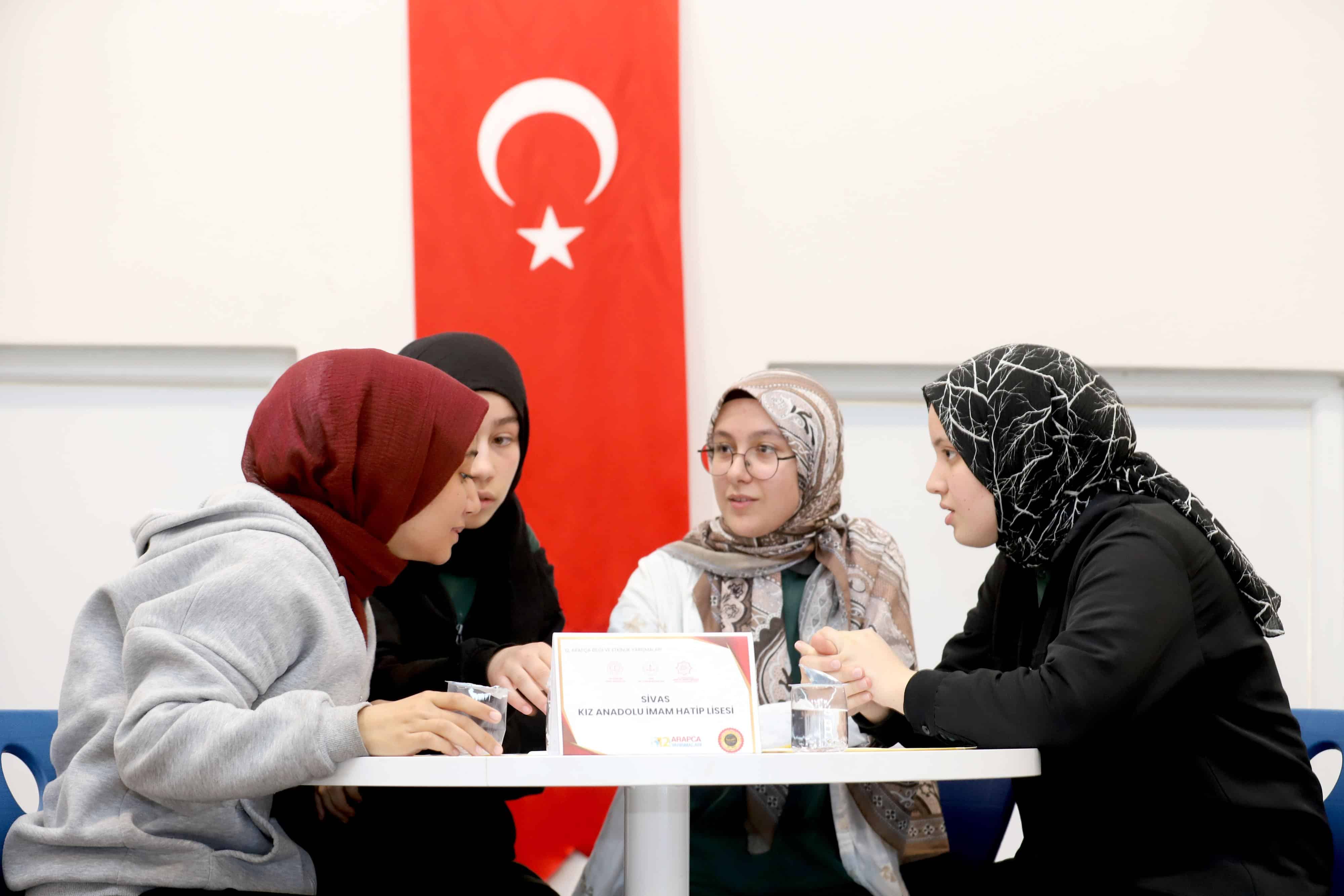 Sivas'ta Arapça Şiir ve Bilgi Yarışması Finali Yapıldı