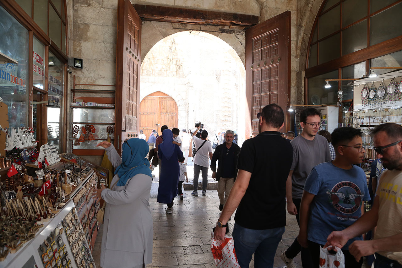 Sivaslı Vatandaşlar Adem Uzun'a Seslendi:  “Uygun Fiyatlı Yemek Hizmeti İstiyoruz”