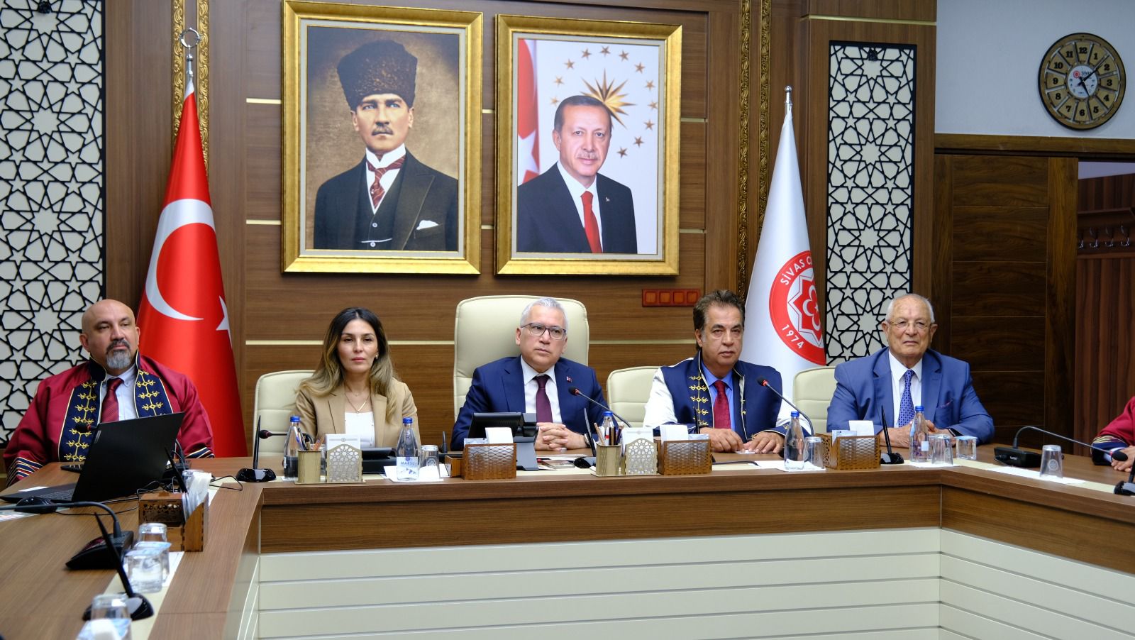 Lütfi Abay’a  senato kararıyla yeni ünvan!