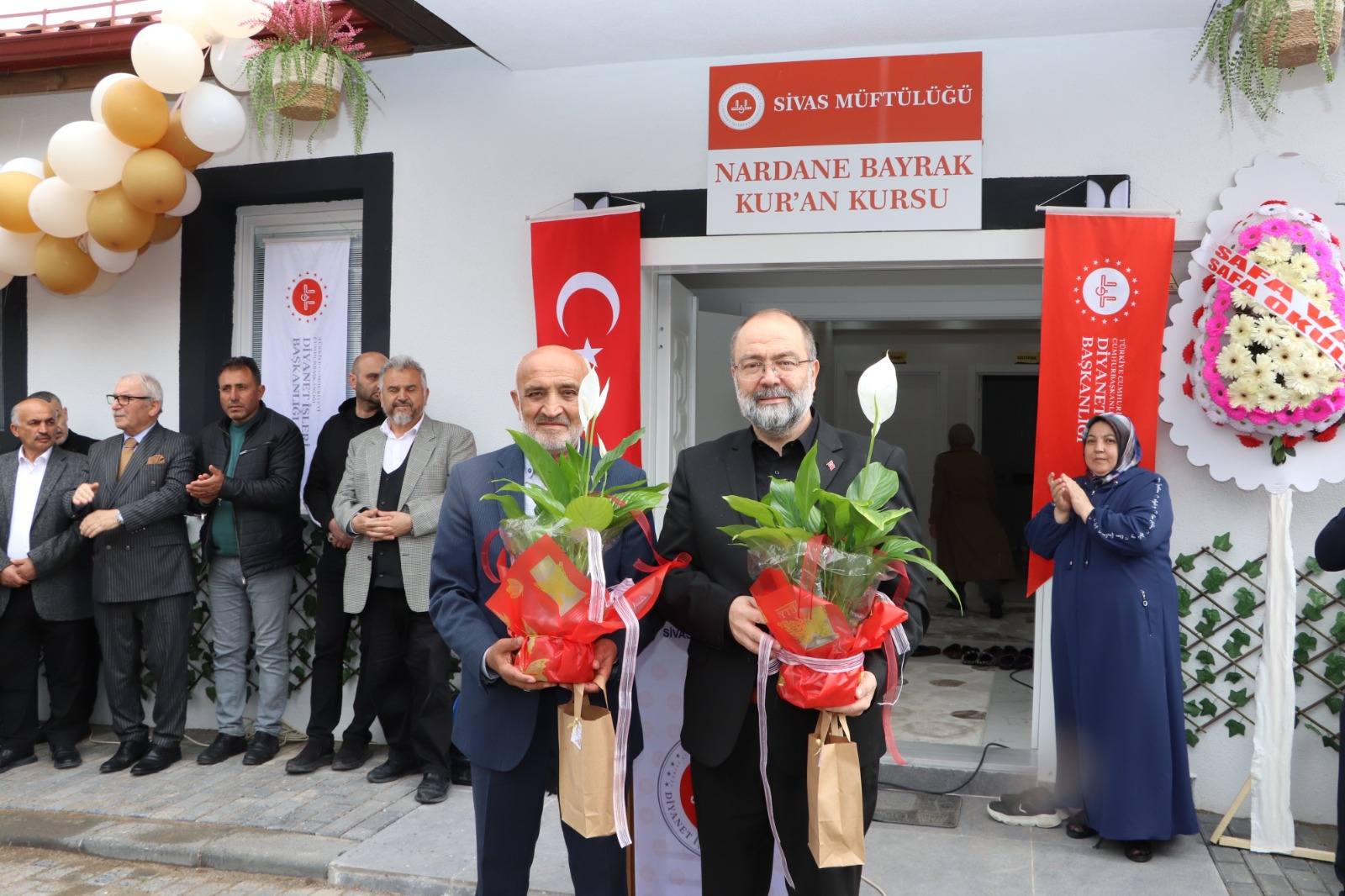 vefat eden eşi için Sivas'a Kur'an Kursu yaptırdı 