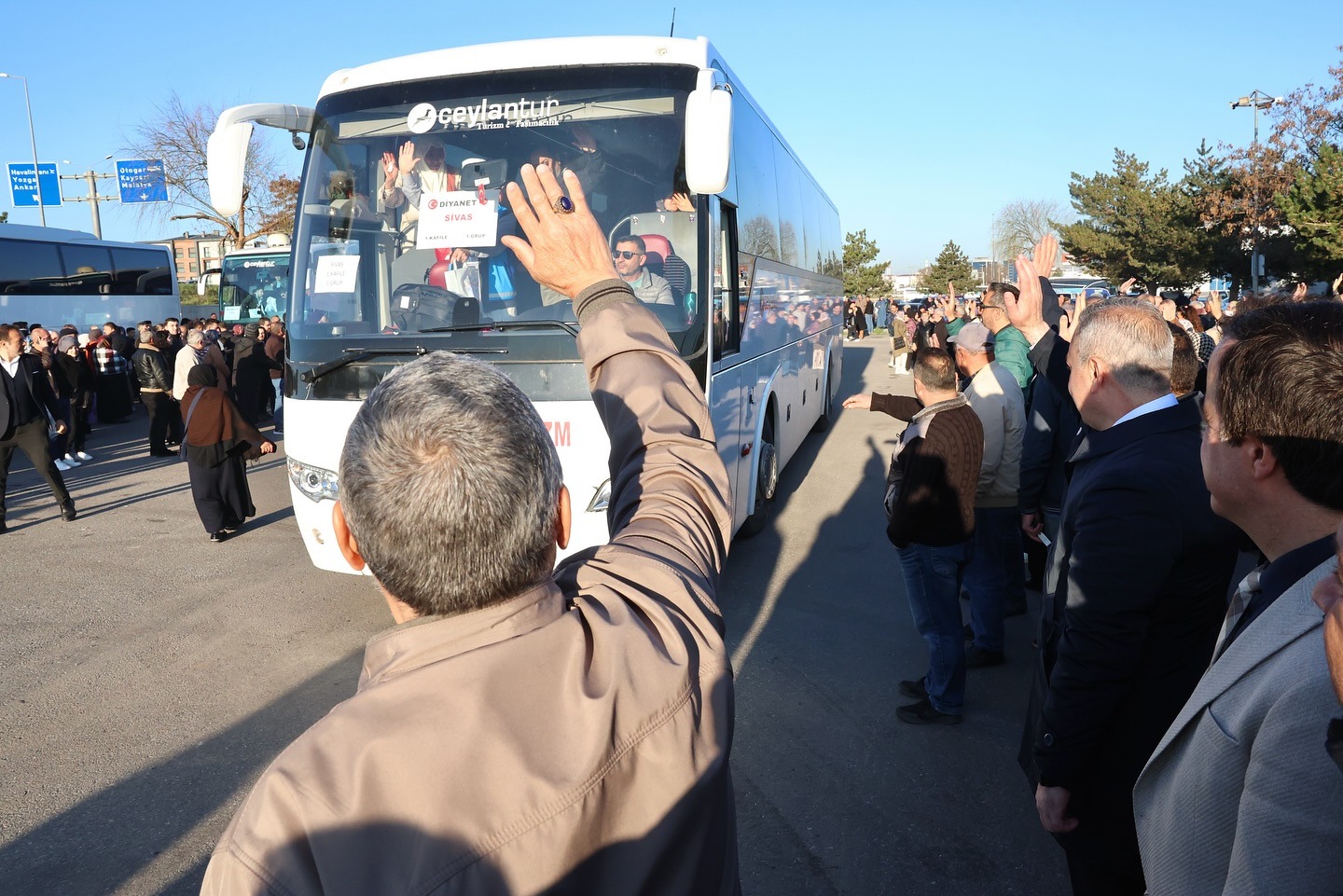 650 Kalp Sivas'ta Mekke’ye Doğru Yola Çıktı