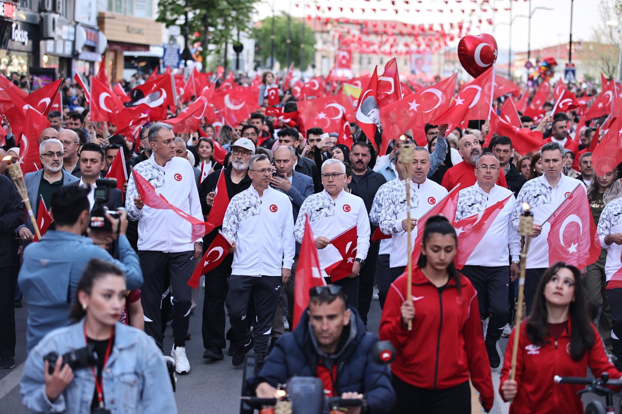 Gençlik Sivas'ta yürüdü 