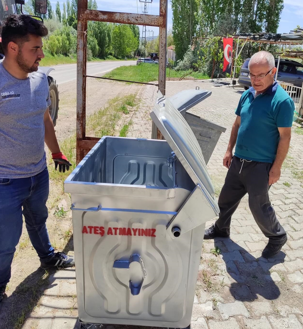 Çepni'de çöp konteynerleri yenilendi