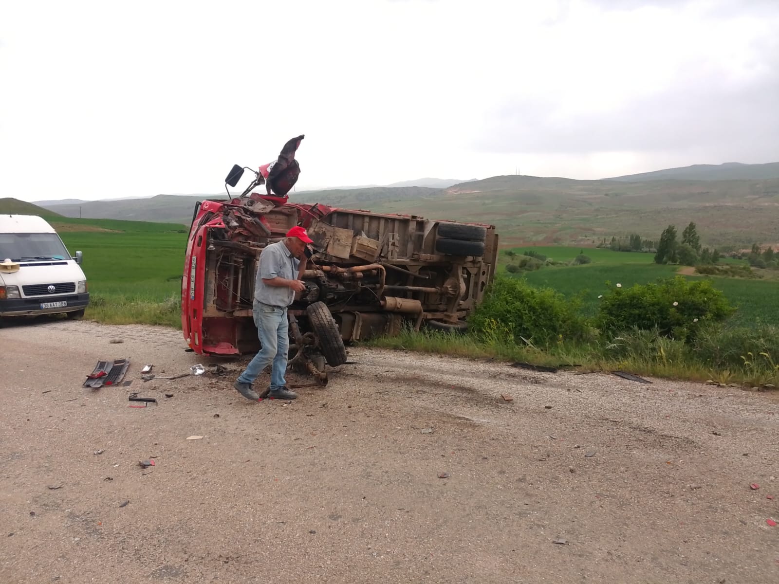 Sivas'ta feci kaza: Kamyon ile otomobil çarpıştı! 