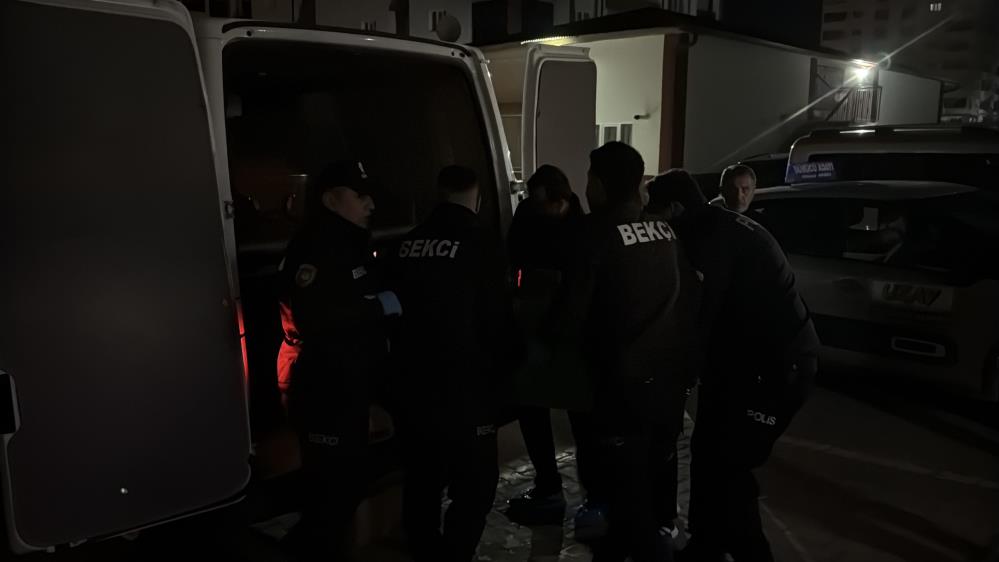 Sivas'ta İki kardeş boğazları kesilmiş olarak bulundu