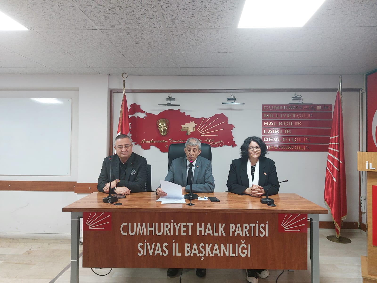 Sivas'ta "Özgür Özel" protestosu! 