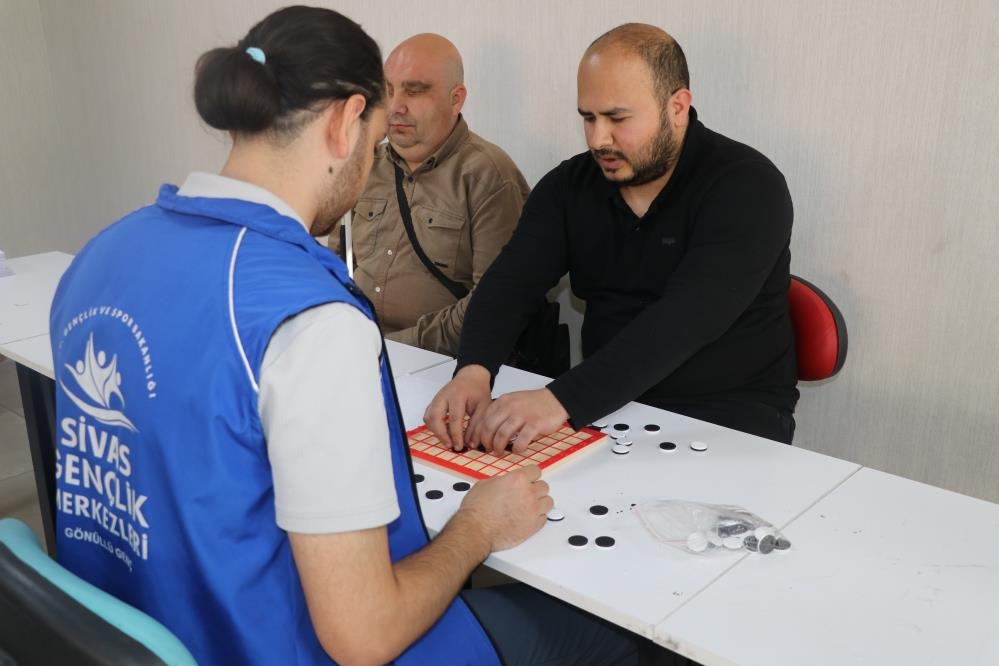 Geliştirdiği oyun ile engelleri kaldırdı 