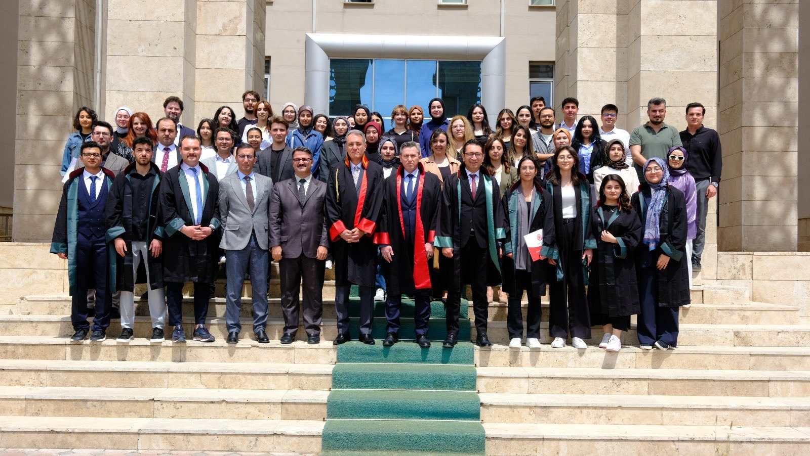 Sivas’ta Adliye Koridorları Genç Hukukçularla Doldu Taştı!