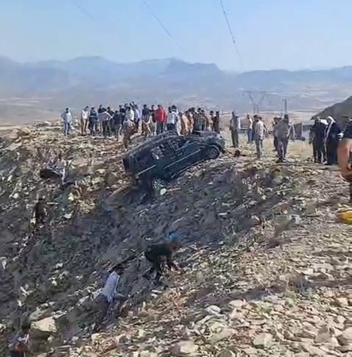 Hafif ticari araç şarampole devrildi: 3 ölü, 3 yaralı