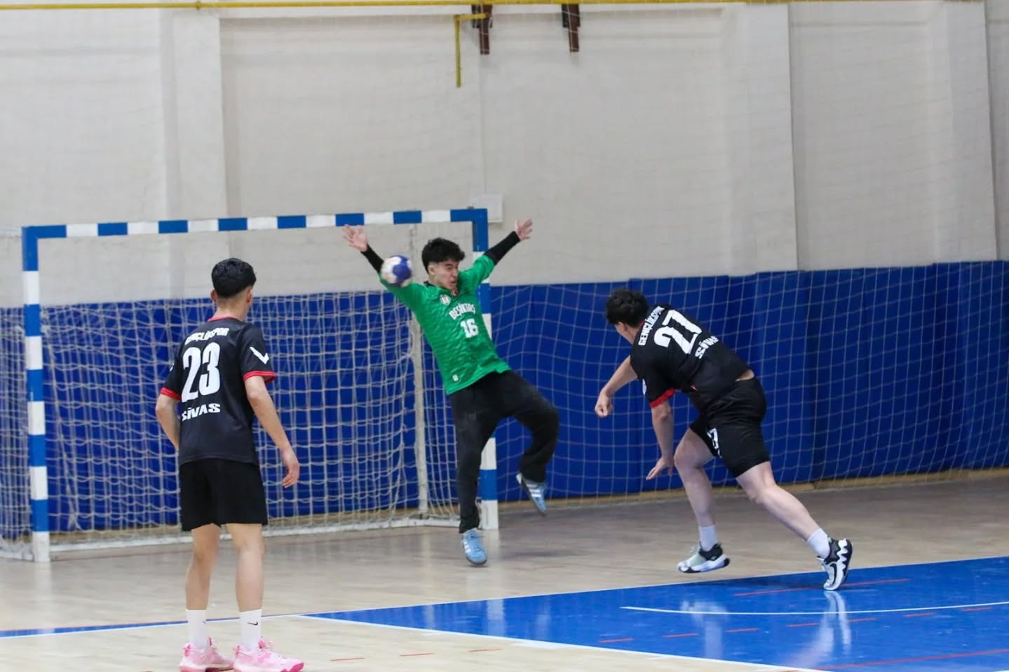 Hentbol heyecanı Sivas’ta başladı