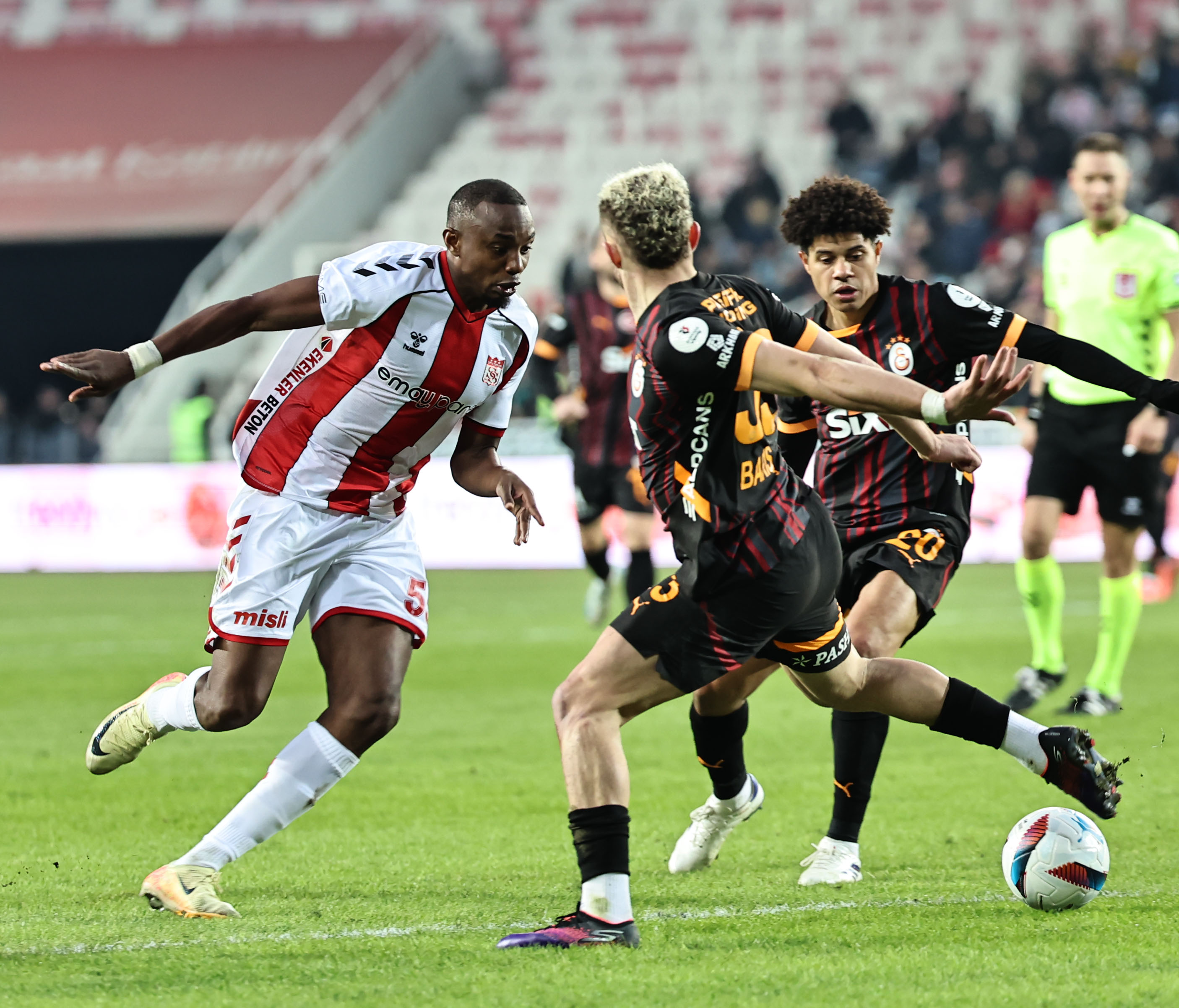 Rams Park’ta kritik maç!