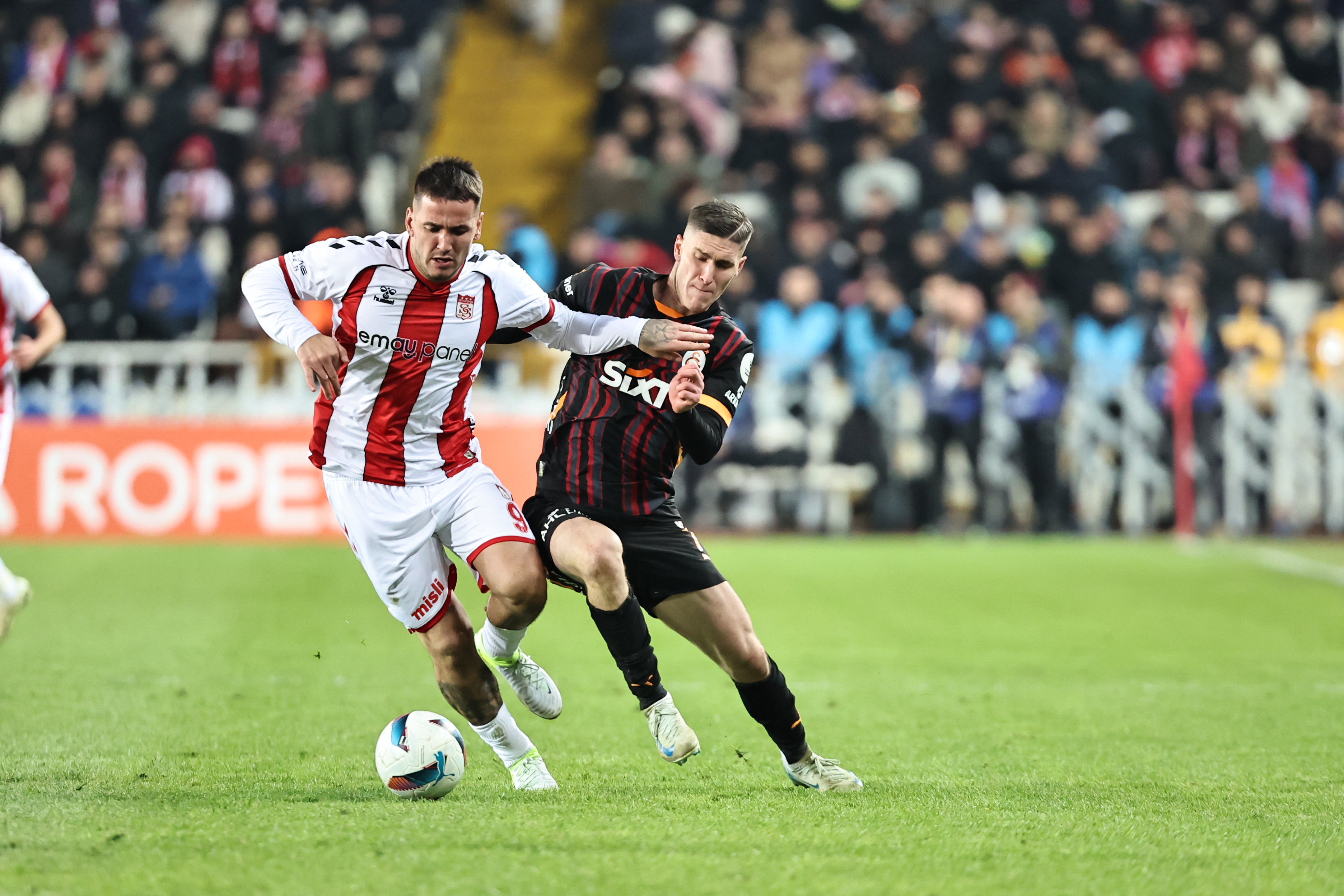 Sivasspor’da 2 Futbolcu Cezaya Doğru!