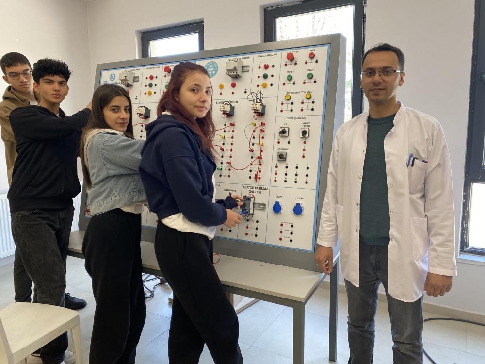 Sivas'ta aranan personel bu okuldan çıkıyor 