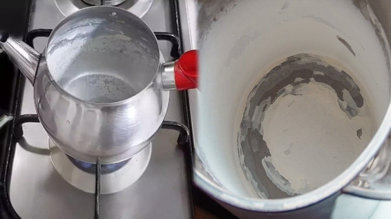 Sivas'ta Vatandaştan Çeşme Suyuna Tepki: "Demlik Yerinde Zıplıyor!"