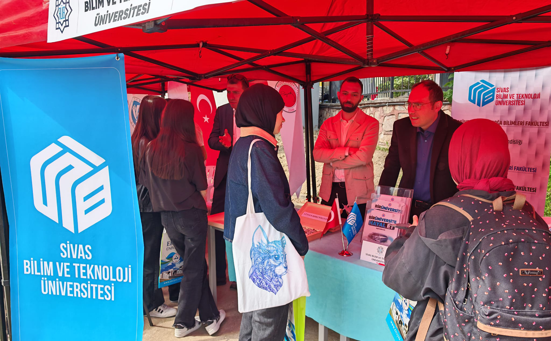 SBTÜ kardeş illerde aday  öğrencilere tanıtıldı