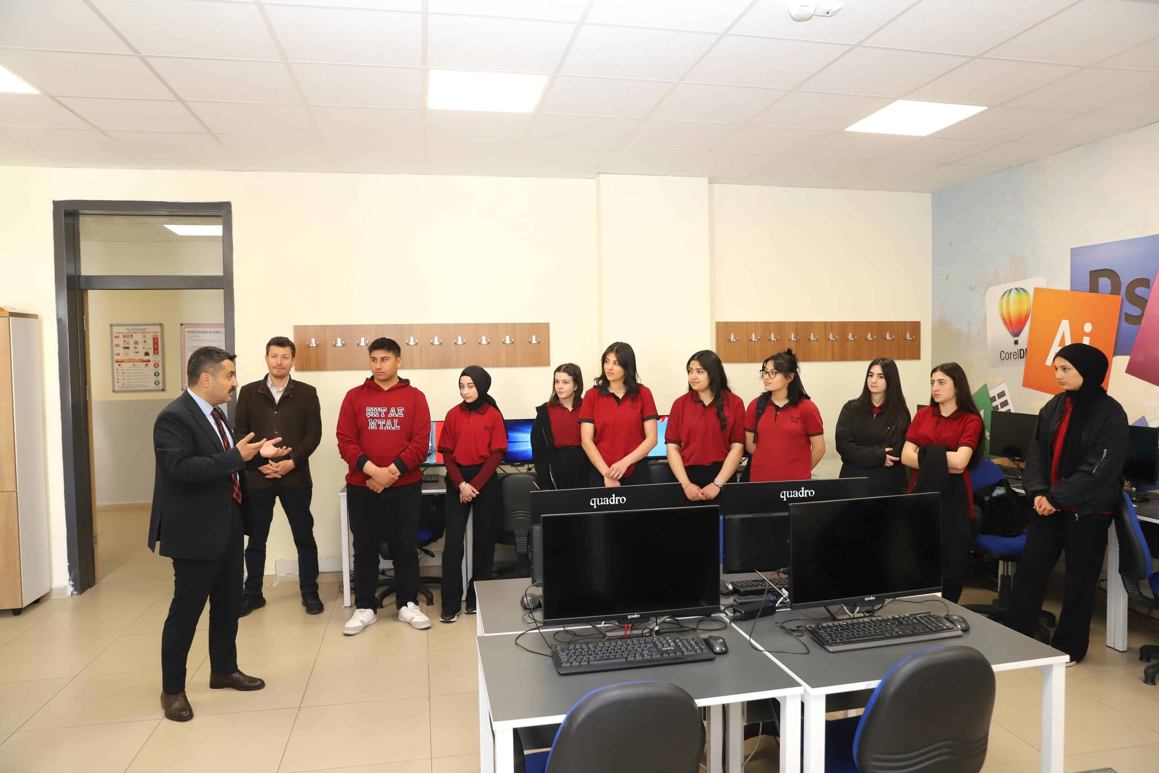 Sivas'ta Sıfır Atık Projesiyle Hem Doğa Hem Hayvanlar Kazanıyor