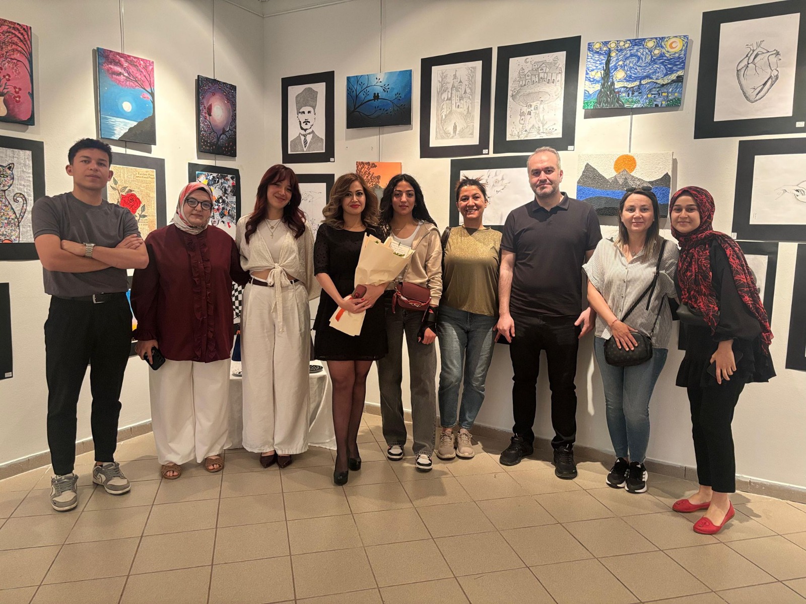 Sanat ve Sağlık Buluştu: SCÜ’de Tıp Temalı Resim Sergisi