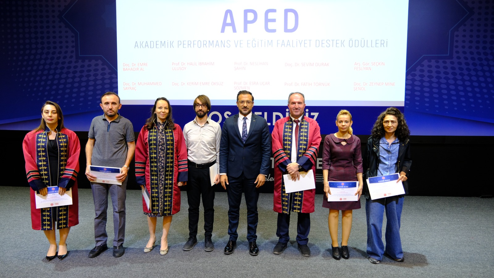 Sivas'ta akademisyenlere ödül verildi 