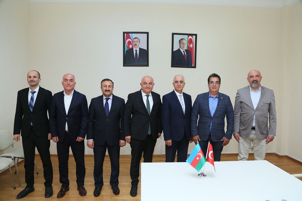 Rektör Şengönül Azerbaycan'da temaslarda bulundu 