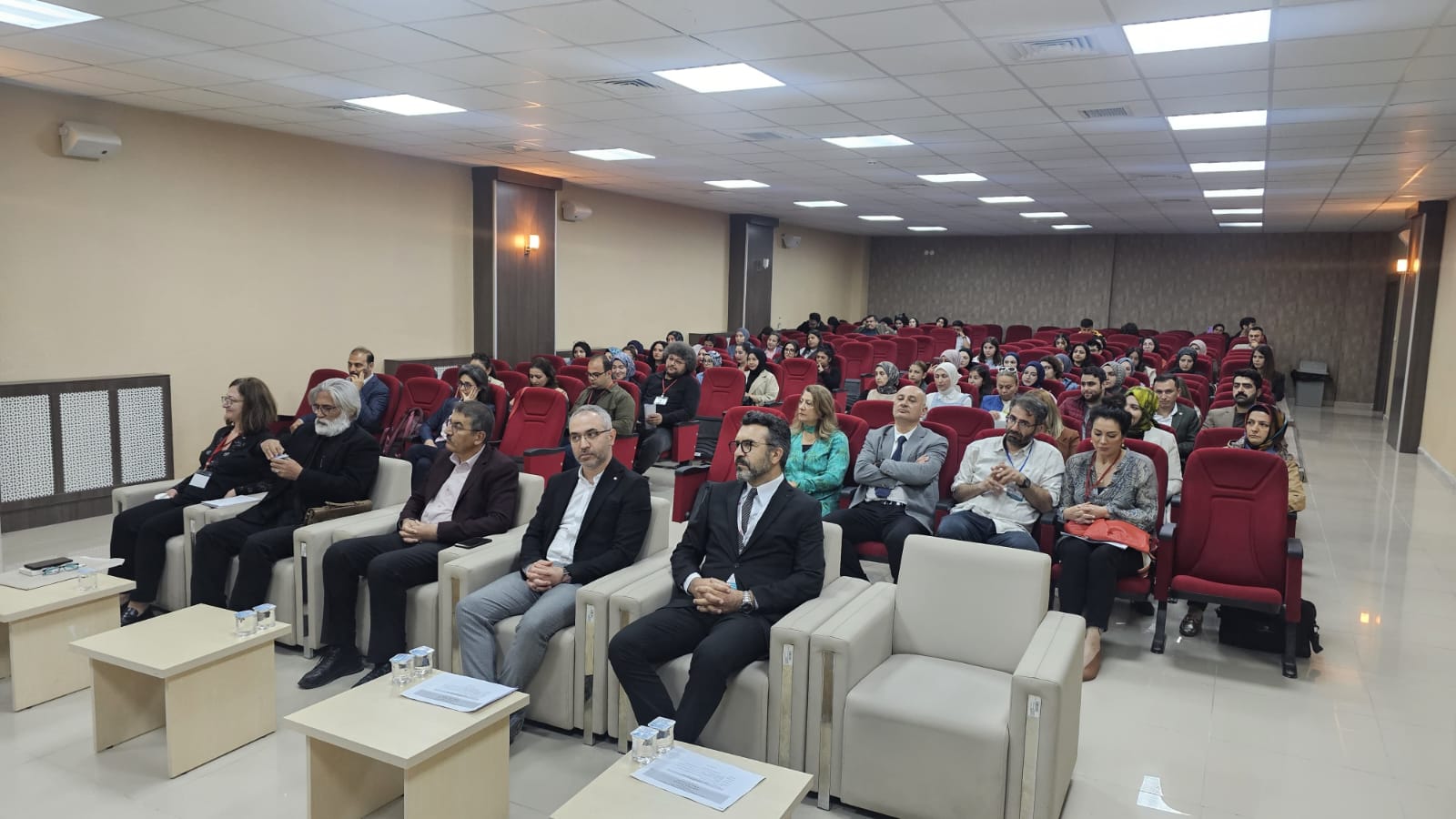 SCÜ'de Lisansüstü öğrencileri bildirilerini sundu 