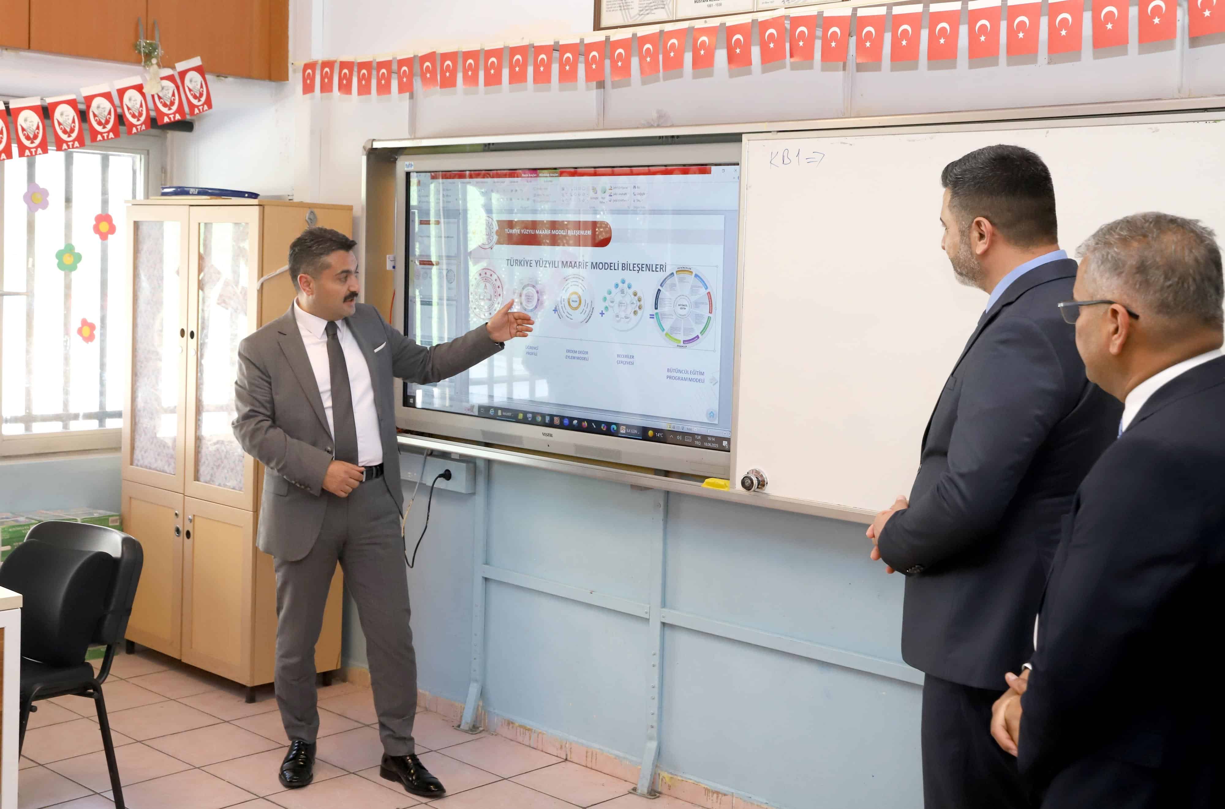 Sivas'ta Öğretmenlere  Seminer