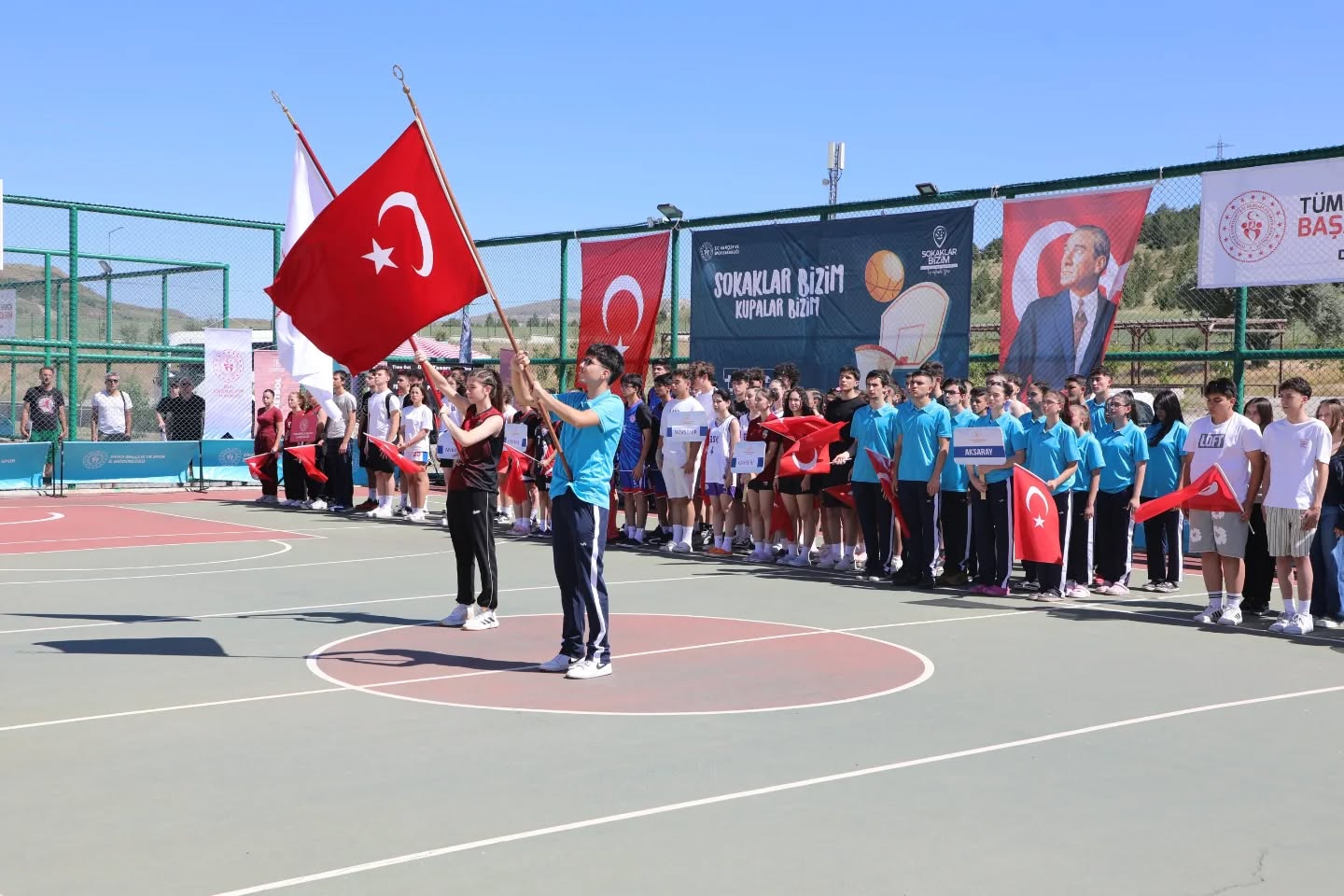 Sivas’ta gençlik sahada, heyecan zirvede