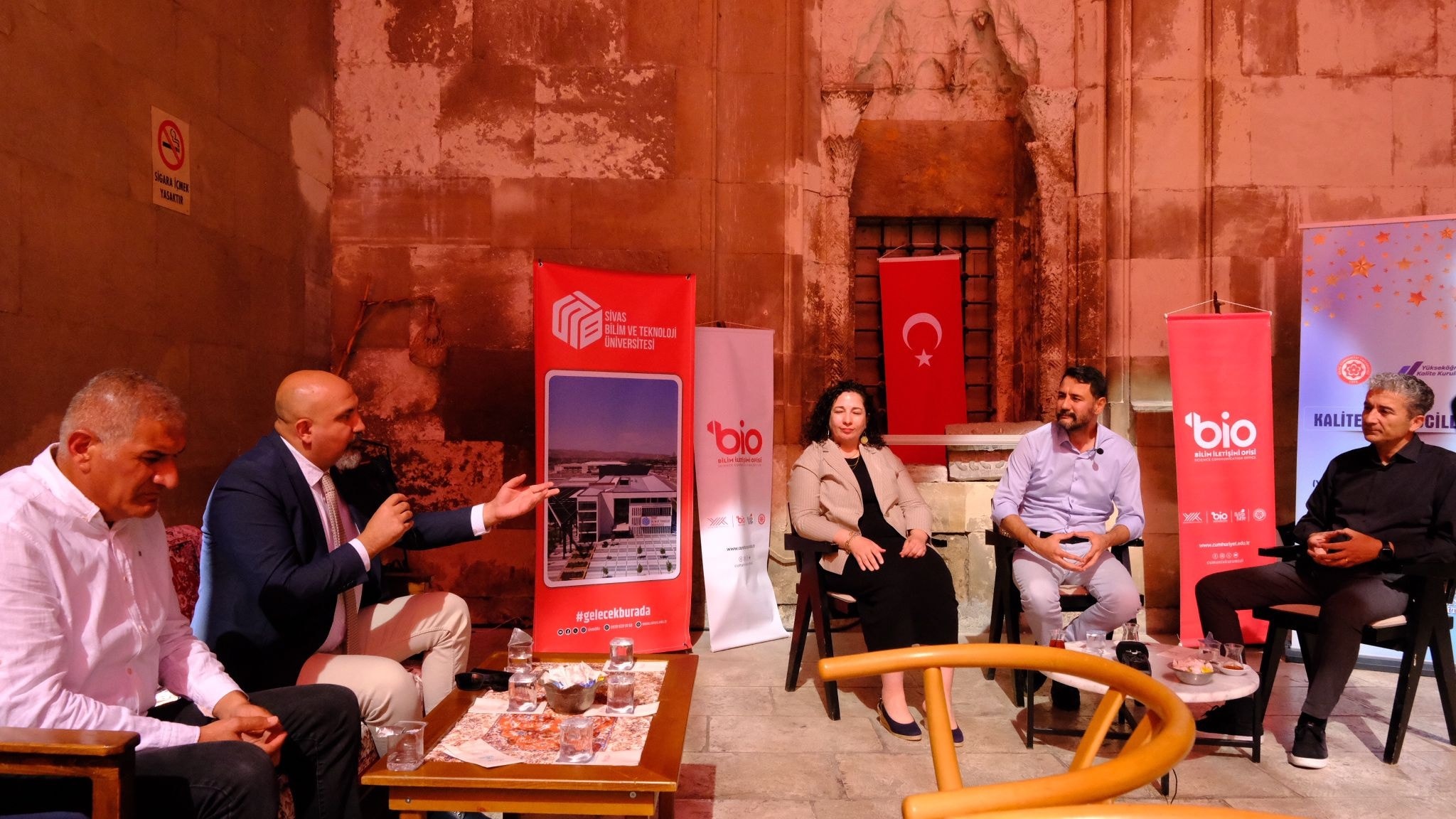 Bilim tutkunları Sivas'ta buluştu!
